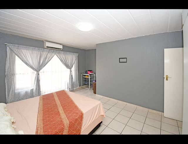 2 BEDROOM APARTMENT FOR SALE IN KEW